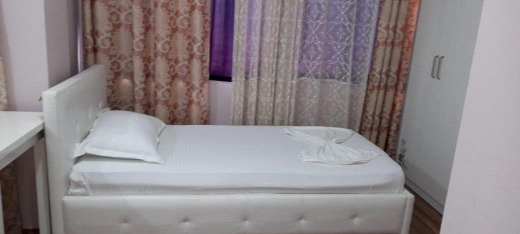 British Hotel Химар Екстериор снимка
