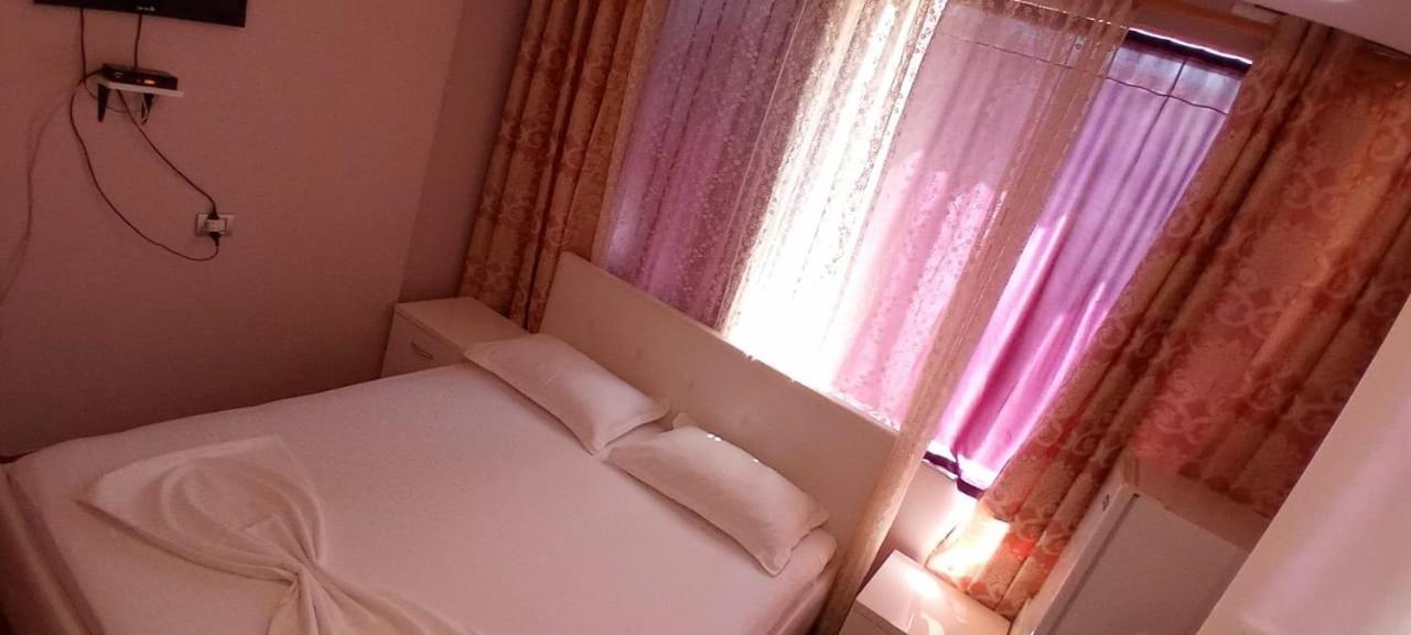 British Hotel Химар Екстериор снимка