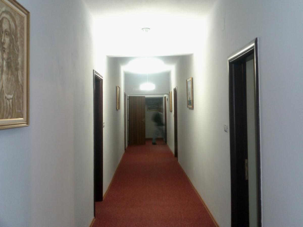 British Hotel Химар Екстериор снимка