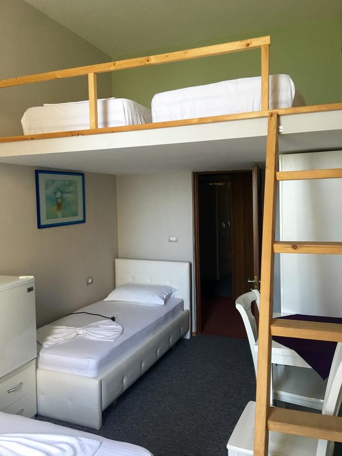 British Hotel Химар Екстериор снимка