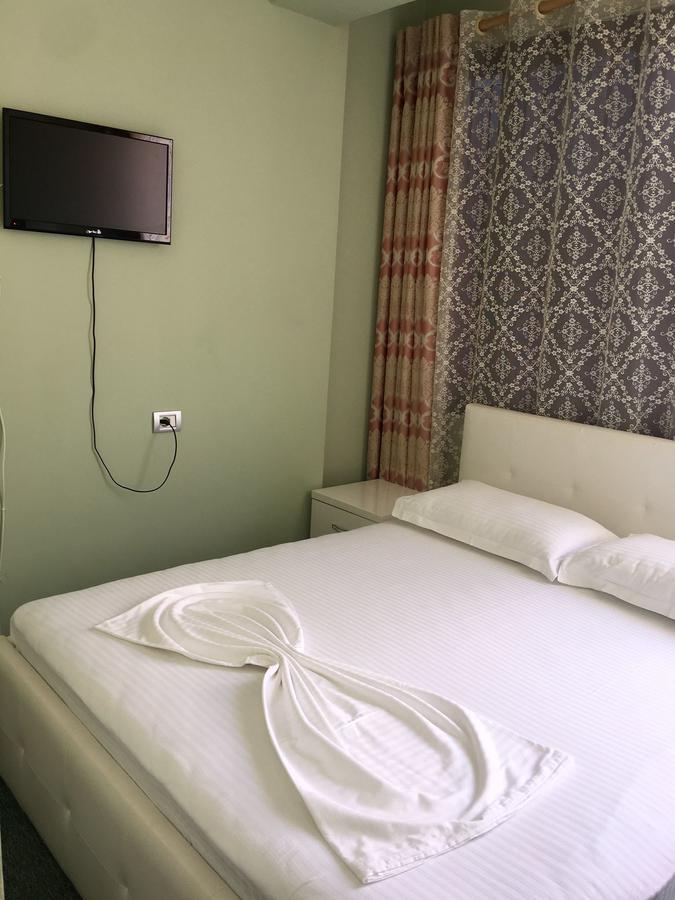 British Hotel Химар Екстериор снимка